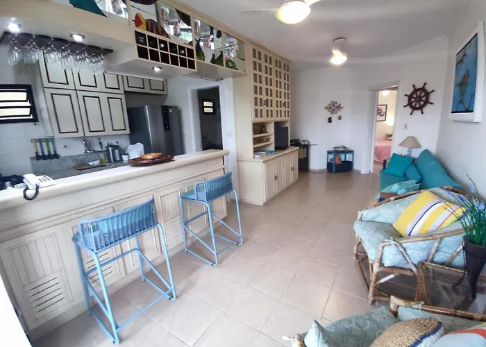 Apto 301 - Lindo, Espaçoso, 100m da Praia - Condomínio, piscina, churrasqueiras, quadras