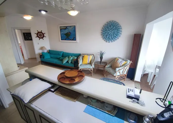 Apto 301 - Lindo, Espaçoso, 100m da Praia - Condomínio, piscina, churrasqueiras, quadras